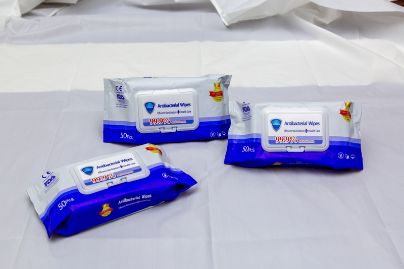99,9% des lingettes humides antibactériennes de santé